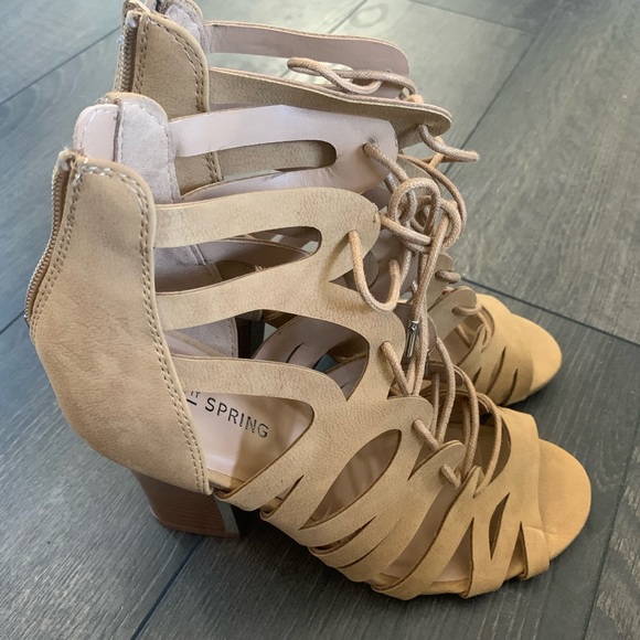 New Spring Lace Up Shoes - Picture 1 of 3